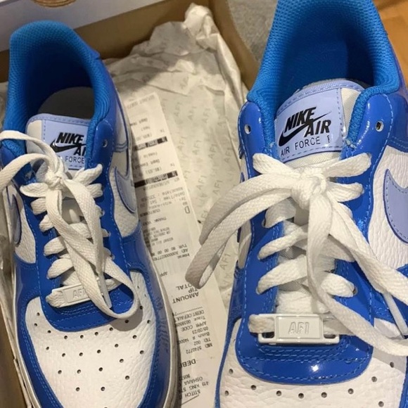 Blue Nike airforce 1’s women size 7. Never worn before - Picture 4 of 4